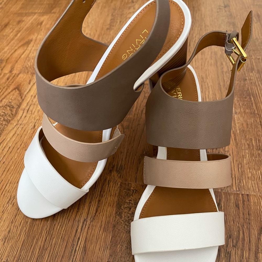 ❤️❤️ AMERICAN LIVING SANDALS 3” ❤️❤️